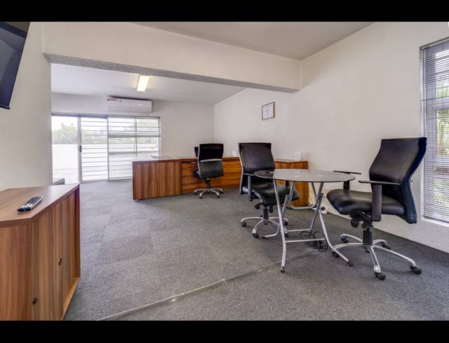 BEDROOM FREEHOLD FOR SALE IN BRYANSTON